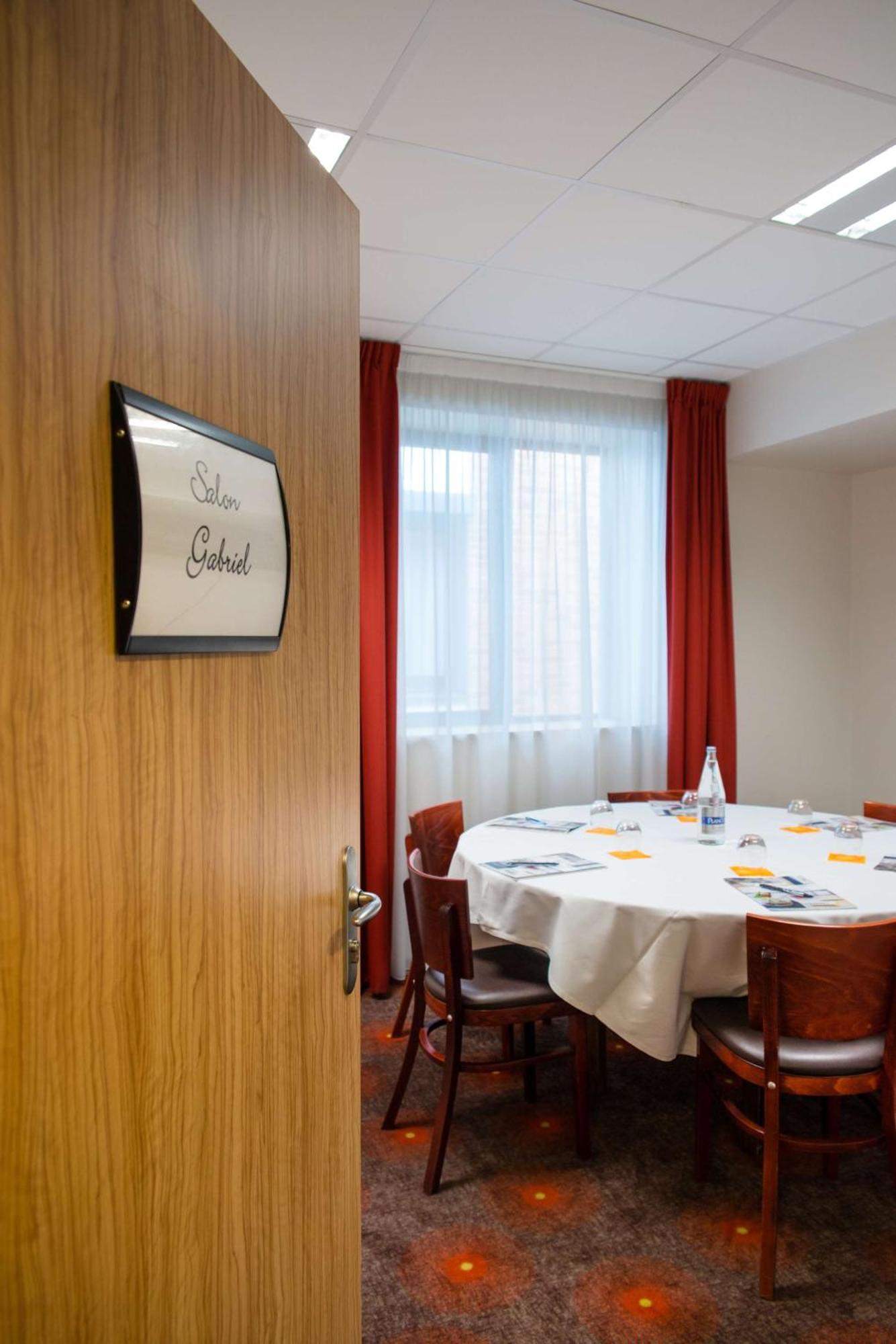 Brit Hotel Rennes St Gregoire - Le Villeneuve Saint-Grégoire Buitenkant foto