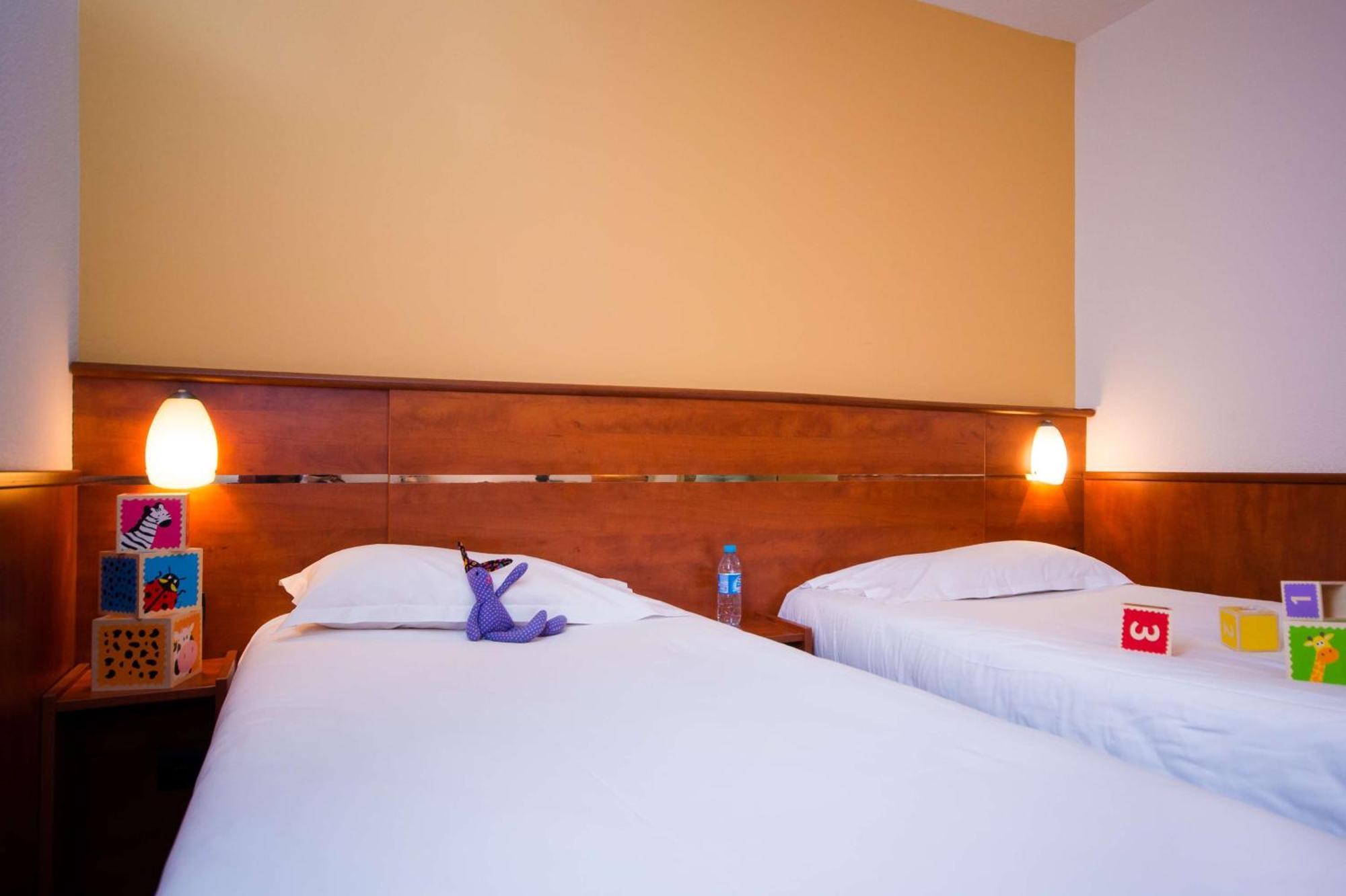 Brit Hotel Rennes St Gregoire - Le Villeneuve Saint-Grégoire Buitenkant foto