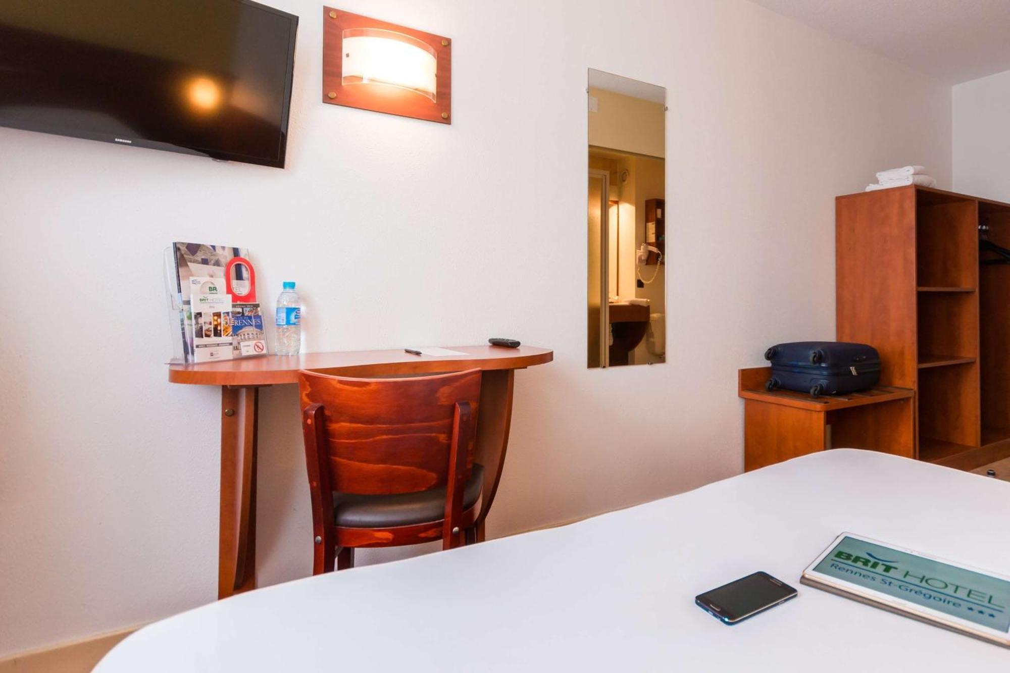 Brit Hotel Rennes St Gregoire - Le Villeneuve Saint-Grégoire Buitenkant foto
